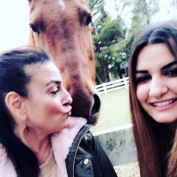 💕Meet your Posher, Jodiann💕 - Picture 3 of 8